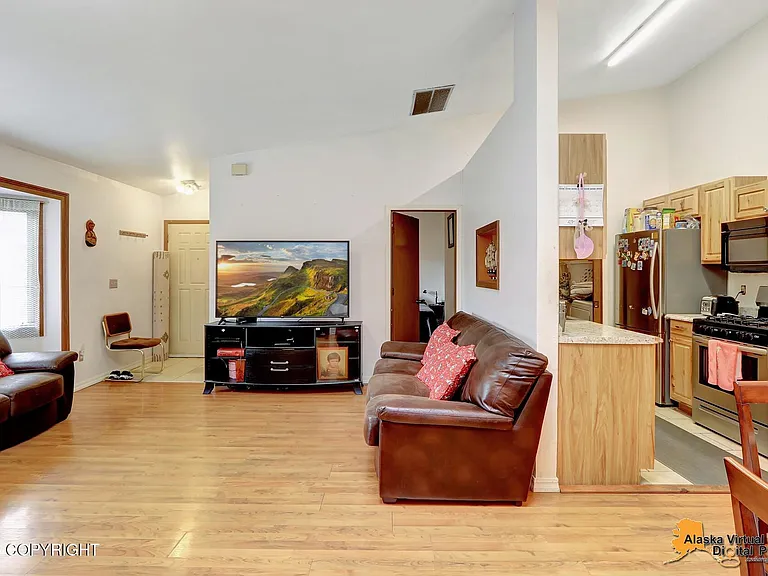 8213 Race Cir, Anchorage, AK 99504