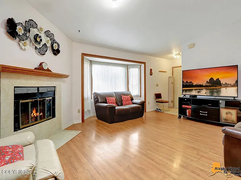 8213 Race Cir, Anchorage, AK 99504