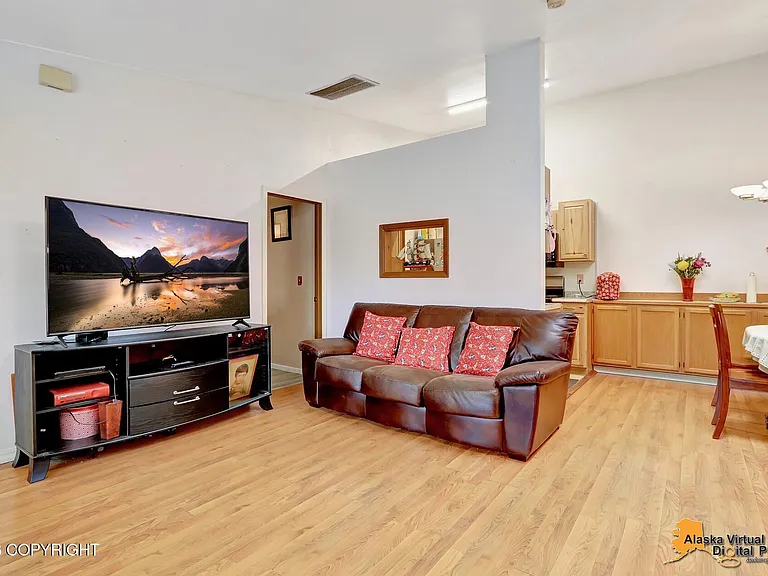 8213 Race Cir, Anchorage, AK 99504