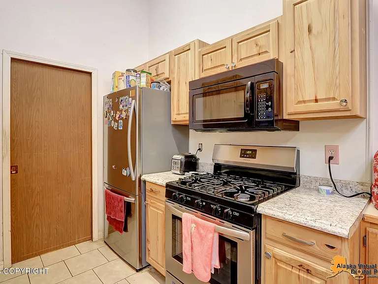 8213 Race Cir, Anchorage, AK 99504