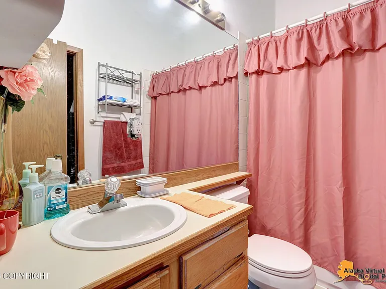 8213 Race Cir, Anchorage, AK 99504