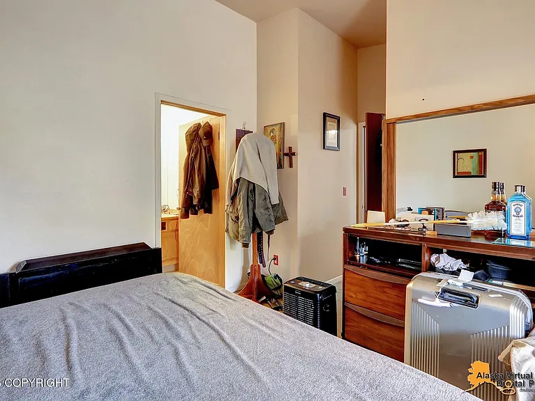 8213 Race Cir, Anchorage, AK 99504