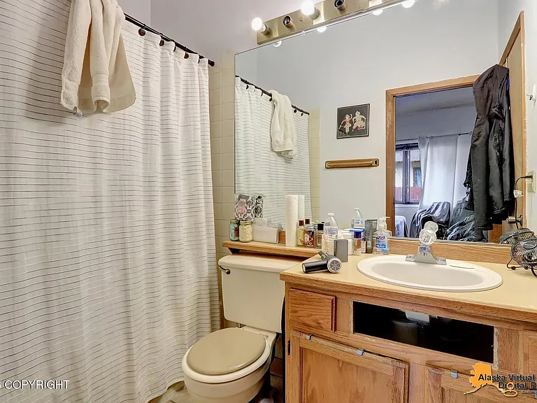 8213 Race Cir, Anchorage, AK 99504